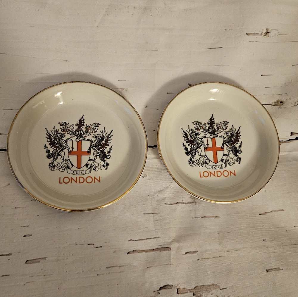 Vintage Set of Two Small London Plates